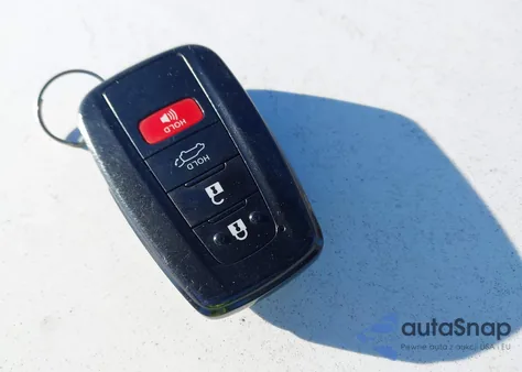 2021 Toyota Highlander Xle z USA, uszkodzony, nr VIN 5TDGZRBH1MS551729